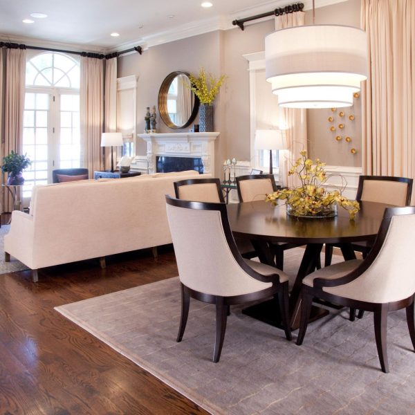 Italian-Formal-Dining-Room-for-Apartment-with-Round-Table